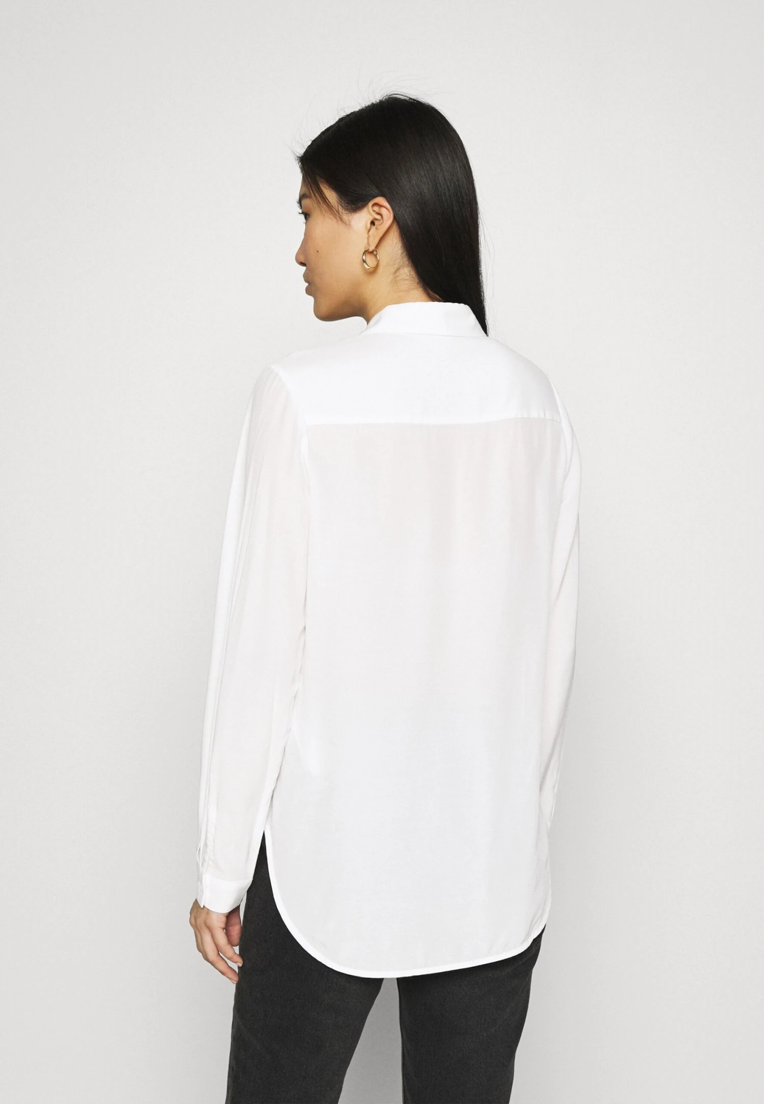 Anna Field Basic Blouse With Front Pockets - Button-Down Blouse - Image 3