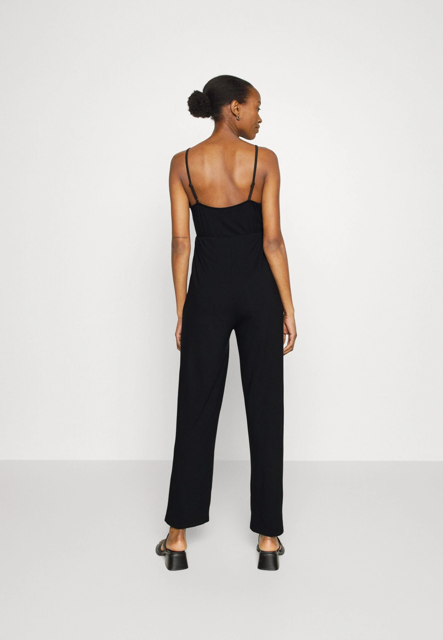 Strappy Drappy Cintered- Jumpsuit - Black - Image 3