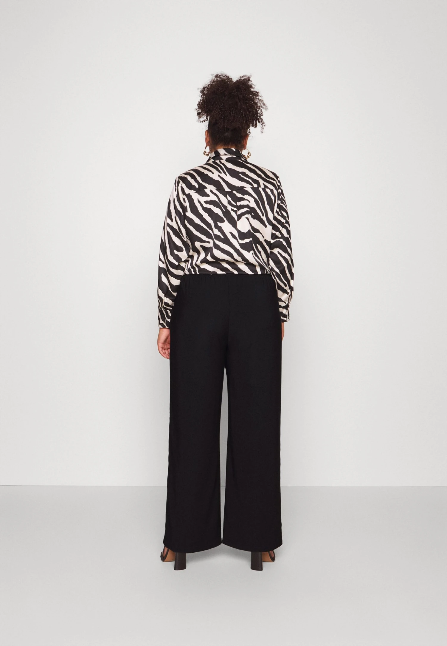 Wide Leg Pant - Trousers - Black - Image 3