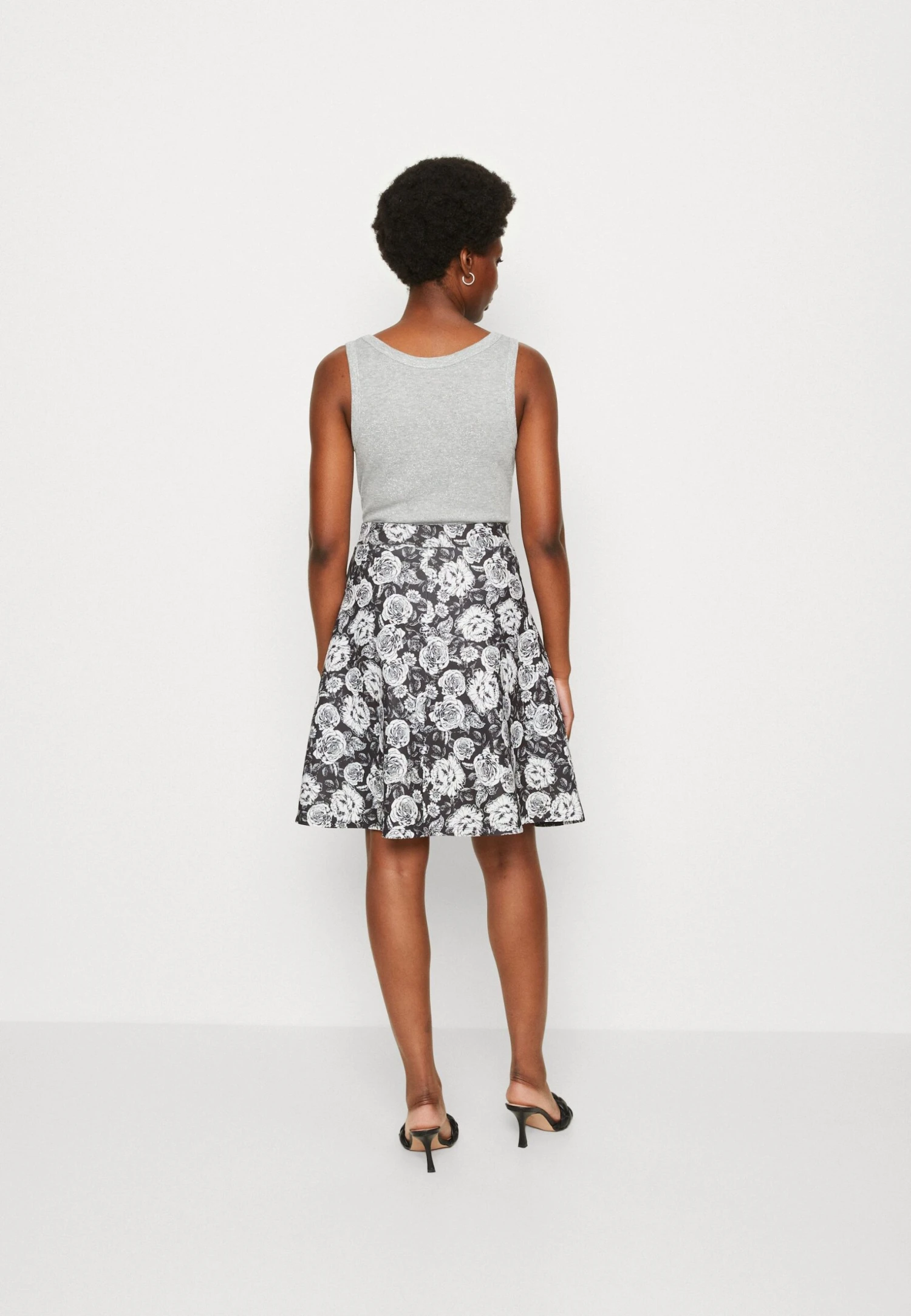 Anna Field Pleated Skirt - Black/White - Image 3