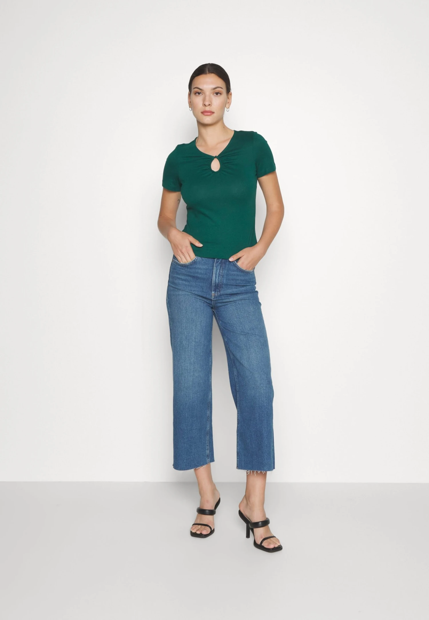 Anna Field Basic T-Shirt - Dark Green - Image 5